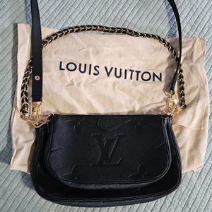 Luis Vuitton Multi Pochette Accessories Black Leather
